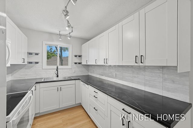 3322 Germaine Road, Roosevelt Park City, MI 49441