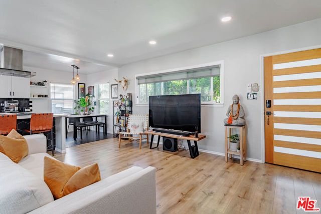 5541 E Mezzanine Way, Long Beach, CA 90808