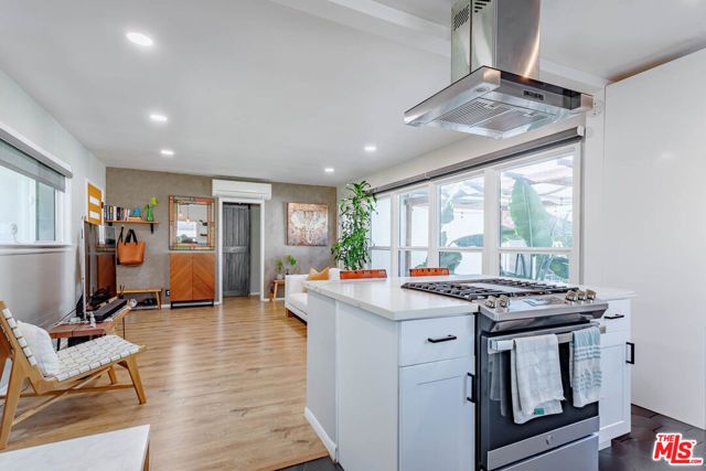 5541 E Mezzanine Way, Long Beach, CA 90808