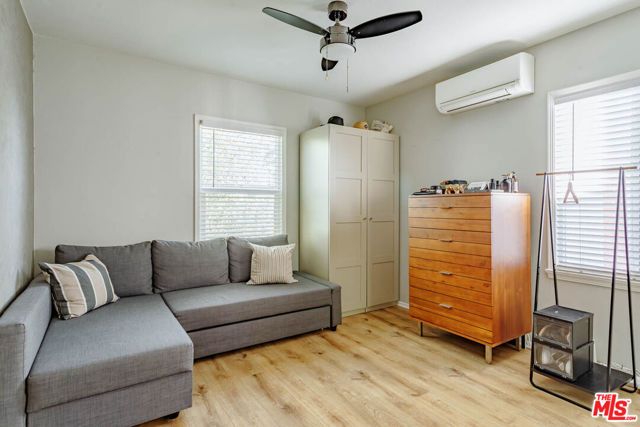 5541 E Mezzanine Way, Long Beach, CA 90808