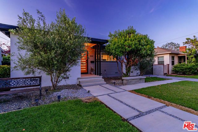 5541 E Mezzanine Way, Long Beach, CA 90808