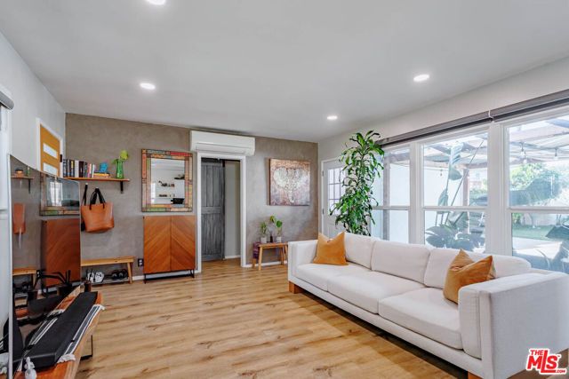 5541 E Mezzanine Way, Long Beach, CA 90808