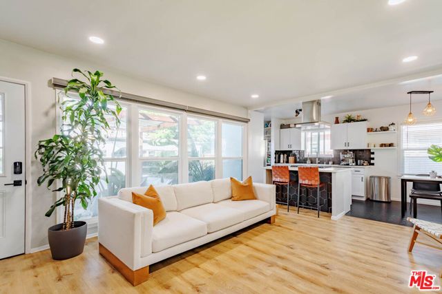 5541 E Mezzanine Way, Long Beach, CA 90808