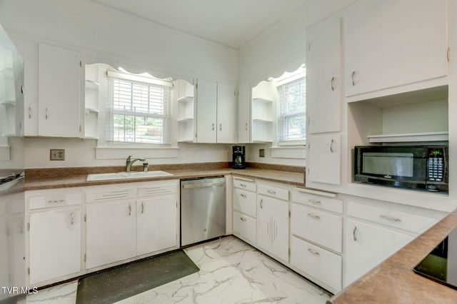 808 Holly Avenue, Erwin, TN 37650