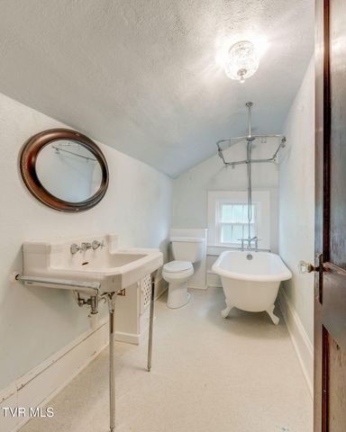 808 Holly Avenue, Erwin, TN 37650