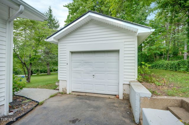 808 Holly Avenue, Erwin, TN 37650