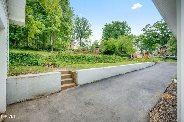 808 Holly Avenue, Erwin, TN 37650