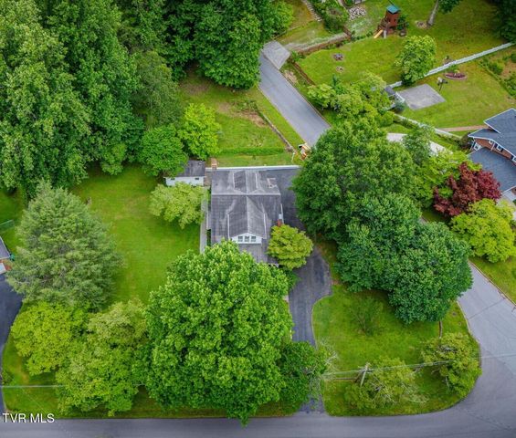 808 Holly Avenue, Erwin, TN 37650