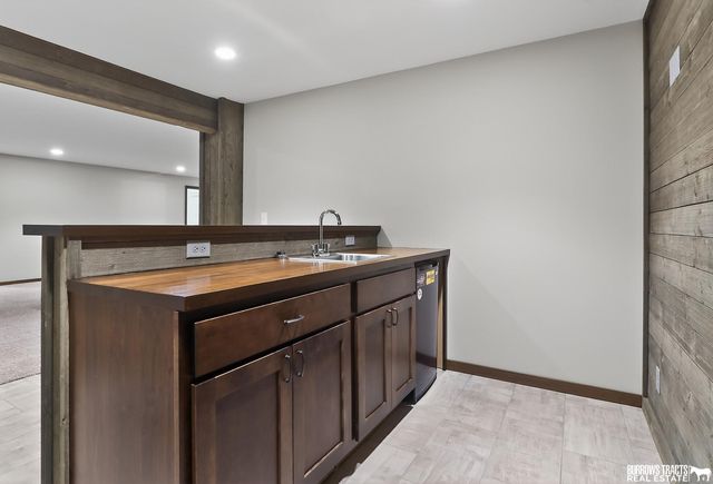 7121 Lilee Lane, Lincoln, NE 68516