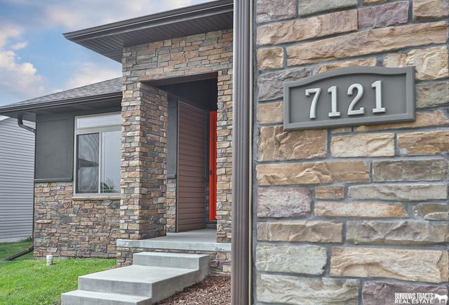 7121 Lilee Lane, Lincoln, NE 68516