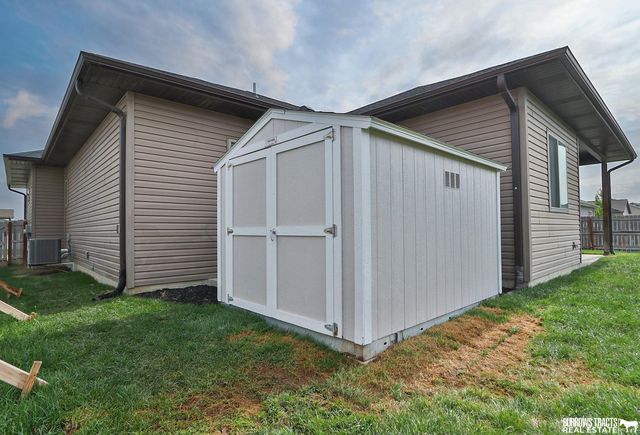 7121 Lilee Lane, Lincoln, NE 68516