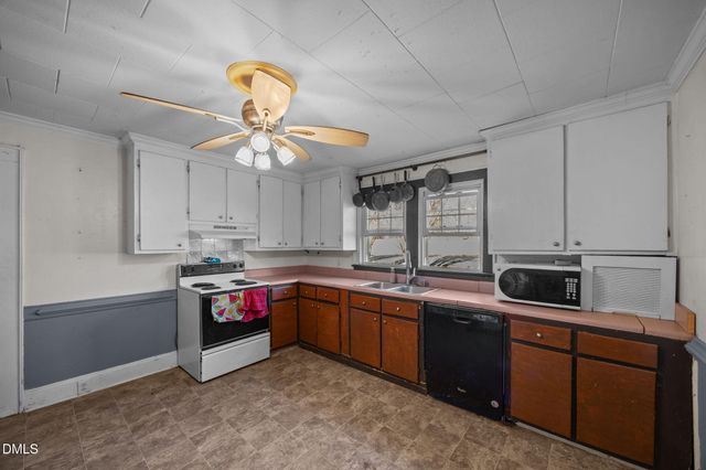 801 Whitsett Avenue, Gibsonville, NC 27249