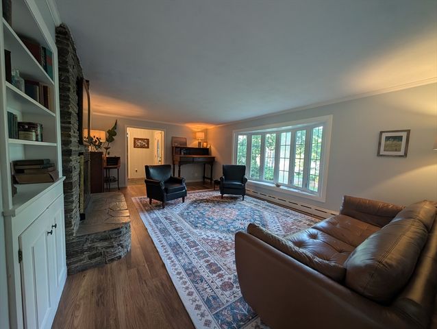 37 Brookside Dr, Wilbraham, MA 01095
