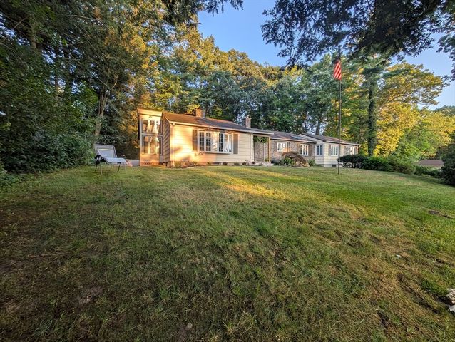 37 Brookside Dr, Wilbraham, MA 01095