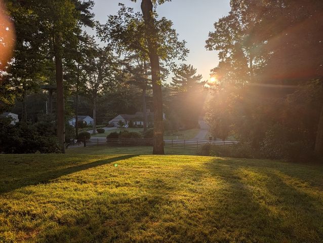 37 Brookside Dr, Wilbraham, MA 01095