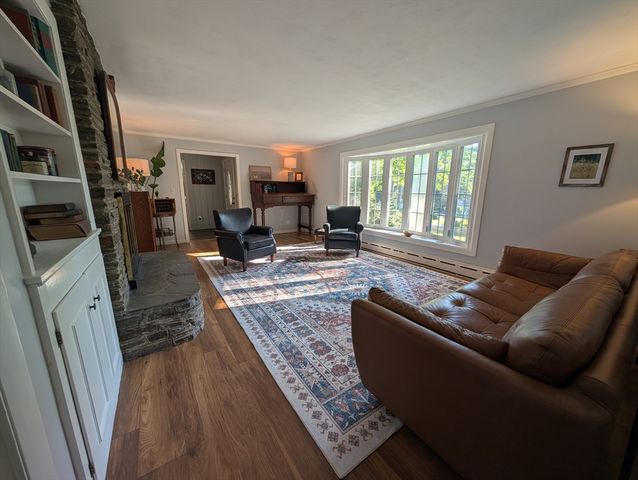 37 Brookside Dr, Wilbraham, MA 01095