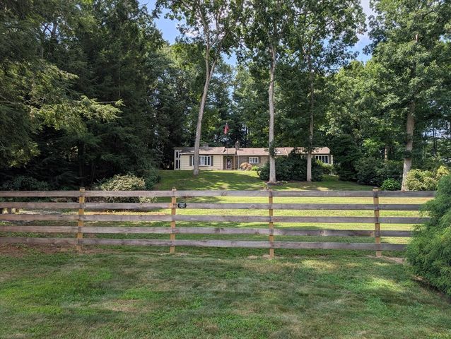 37 Brookside Dr, Wilbraham, MA 01095