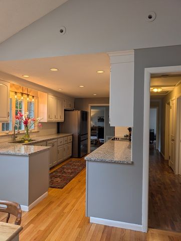 37 Brookside Dr, Wilbraham, MA 01095