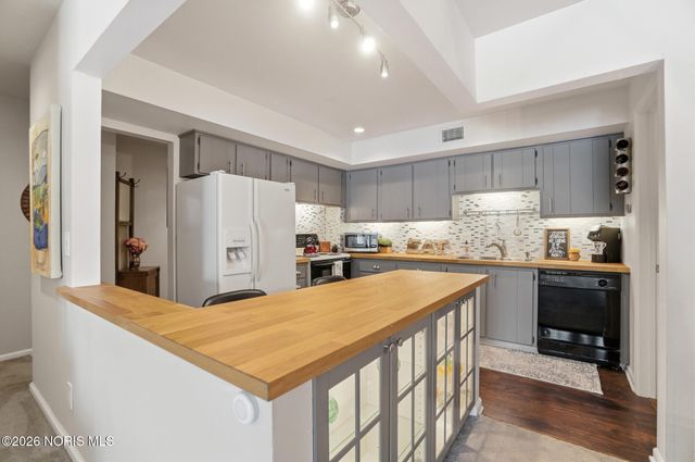 5679 Monroe Street, 504, Sylvania, OH 43560