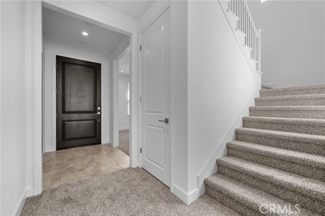 82 Meander Street, Irvine, CA 92620