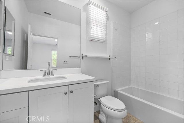 82 Meander Street, Irvine, CA 92620