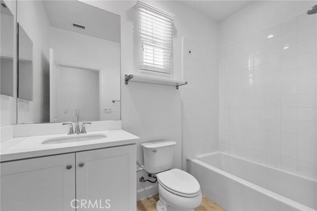 82 Meander Street, Irvine, CA 92620