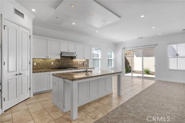 82 Meander Street, Irvine, CA 92620