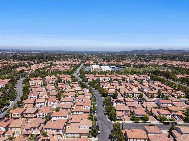 82 Meander Street, Irvine, CA 92620