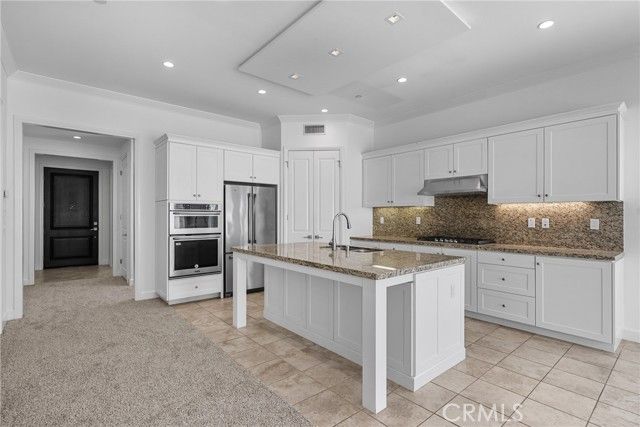 82 Meander Street, Irvine, CA 92620