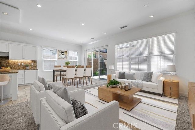 82 Meander Street, Irvine, CA 92620