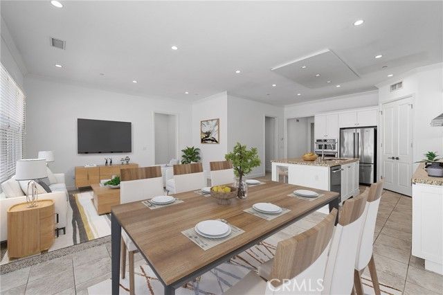 82 Meander Street, Irvine, CA 92620