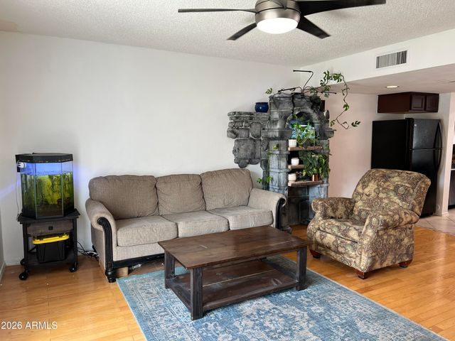 1601 W Sunnyside Drive 115, Phoenix, AZ 85029