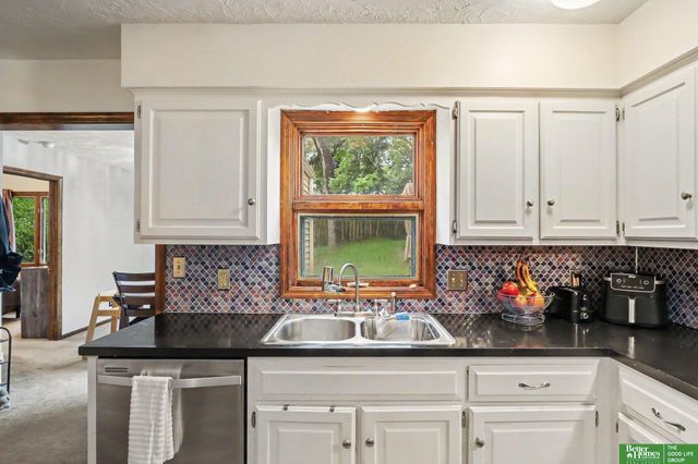 8036 State Street, Ralston, NE 68127