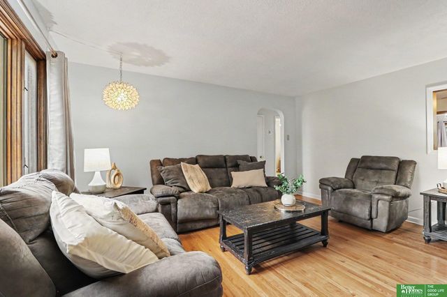 8036 State Street, Ralston, NE 68127