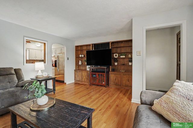 8036 State Street, Ralston, NE 68127