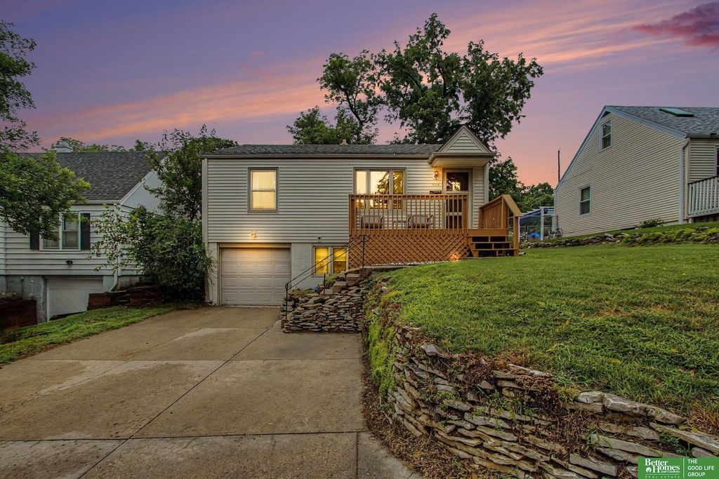 8036 State Street, Ralston, NE 68127