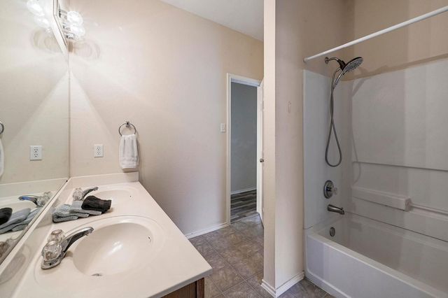 118 Floating Leaf DR, Hutto, TX 78634