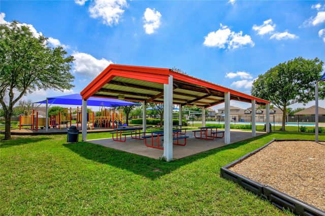 118 Floating Leaf DR, Hutto, TX 78634