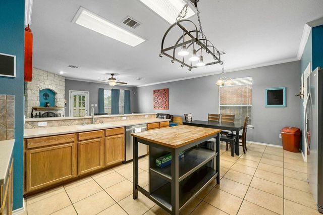 118 Floating Leaf DR, Hutto, TX 78634
