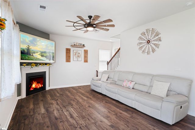 212 Emerald Creek Avenue, Greer, SC 29651