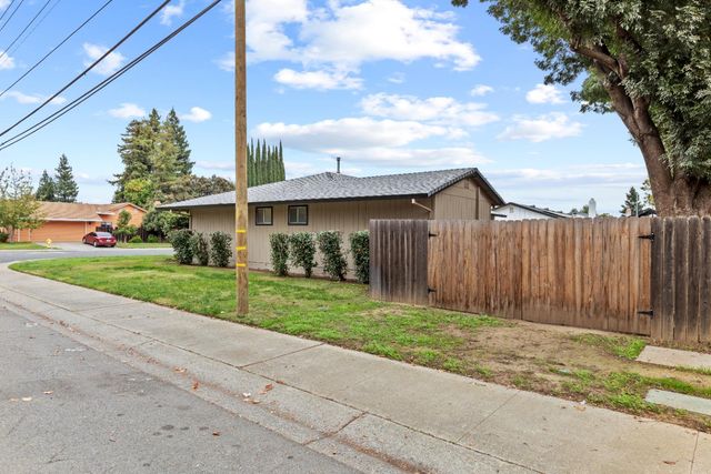 800 Andrew Dr, Yuba City, CA 95991
