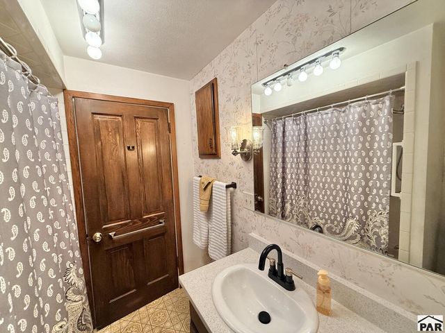 2227 E Evans Ave, Pueblo, CO 81004