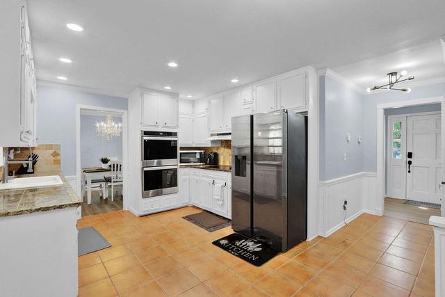 466 Hickory Hills Drive, Stone Mountain, GA 30083