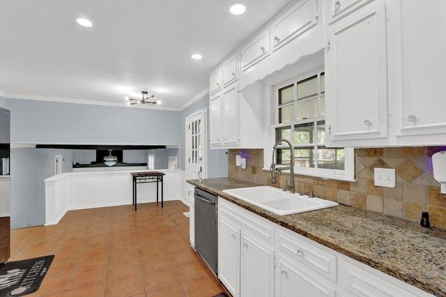 466 Hickory Hills Drive, Stone Mountain, GA 30083