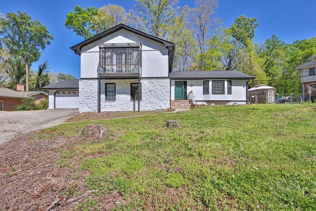 466 Hickory Hills Drive, Stone Mountain, GA 30083