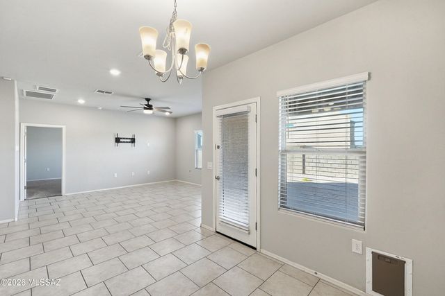 7440 W Calle Bocina, Tucson, AZ 85757