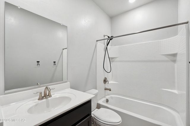 7440 W Calle Bocina, Tucson, AZ 85757