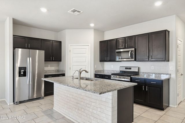 7440 W Calle Bocina, Tucson, AZ 85757