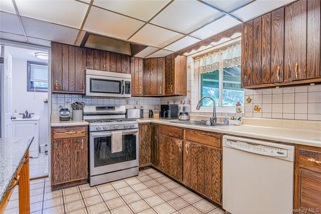1440 Route 9G, Hyde Park, NY 12538