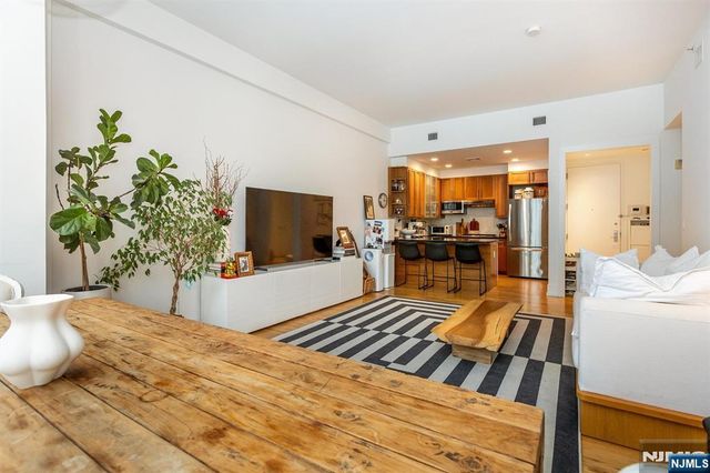 85 Park Avenue 205, Glen Ridge, NJ 07028